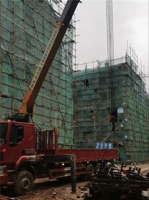 汝南县“慢工细活”—— 吊车的 “微动控制” 技术
