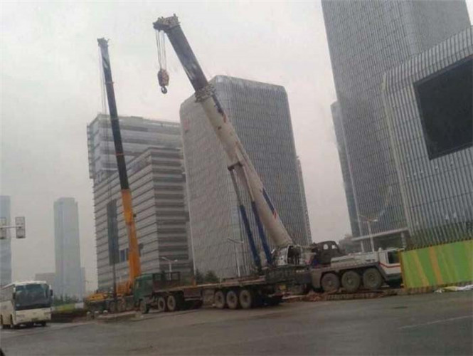 汝南县“自动找平”—— 吊车的 “平地神器” 技术